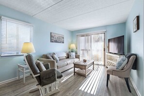 TV - Tidal Terrace l Heated Pool l Steps to Beach! (St. Augustine)