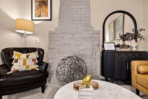 Lobby - Row Home in Victorian District w/ Parking + Pet-friendly by Lucky Savannah (Savannah)