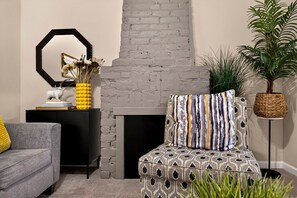 Smart TV - Pet-friendly Row Home in Victorian District w/ Parking by Lucky Savannah (Savannah)