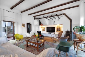 Unclassified image, 5 of 52, button