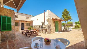Outdoor dining - Cas Forner by Interhome (Sa Rápita)