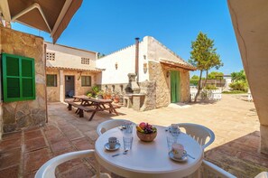 Outdoor dining - Cas Forner by Interhome (Sa Rápita)