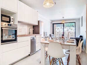 Fridge, microwave, oven, dishwasher - Résidences du Lac by Interhome (Maubuisson)