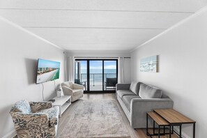Living area - Marigot Beach 811 (Ocean City)