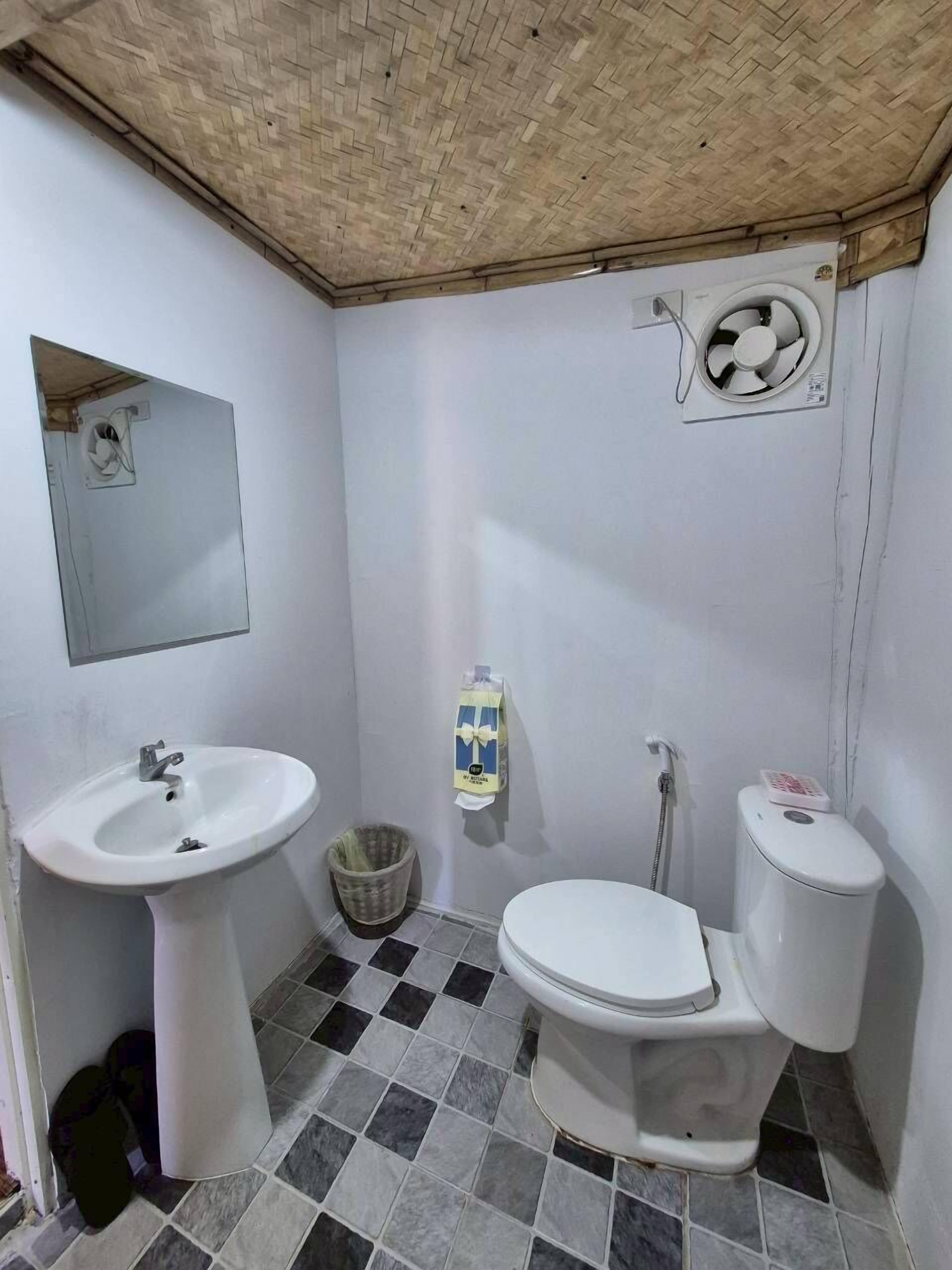 غرفة عائلية - برواق | حمام