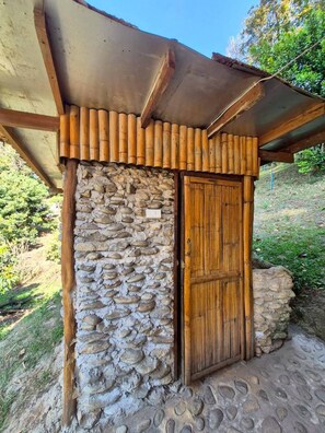 Huone, patio, vuoristonäköala | Yksityiskohta ulkoa