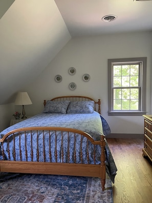 3 chambres, fer et planche à repasser, Wi-Fi, draps fournis