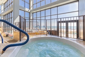 Indoor spa tub - Phoenix II 2044 by Liquid Life (Orange Beach)