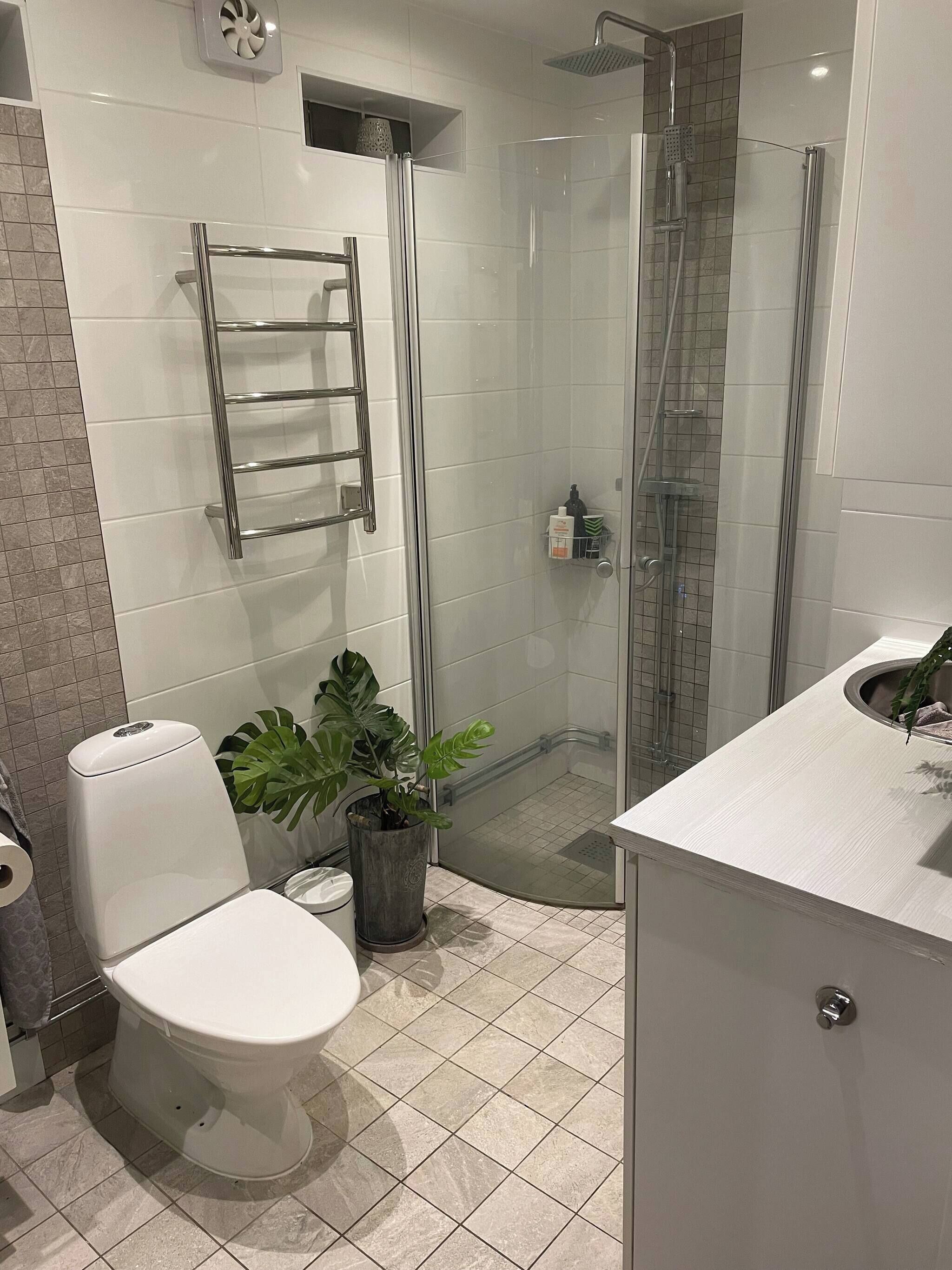 Nhà, 4 phòng ngủ, hồ bơi riêng, quang cảnh vườn | Phòng tắm