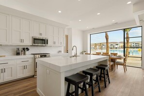 Fridge, microwave, oven, stovetop - Pearl Beach A and B: Beachfront Lagoon Duo (St. George)