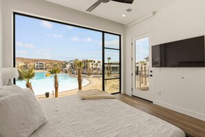 9 bedrooms, desk, iron/ironing board, travel cot - The Ultimate Pearl Beach Experience: Lagoon Front (St. George)
