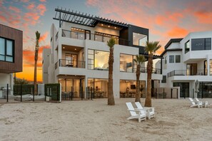 Exterior - The Ultimate Pearl Beach Experience: Lagoon Front (St. George)