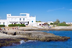 Exterior - Refined & Charming Garden Suite directly by the Sea – for 2 Guests (Villanova)