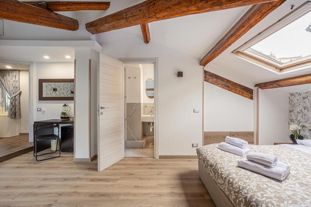 Junior Suite, Patio, City View