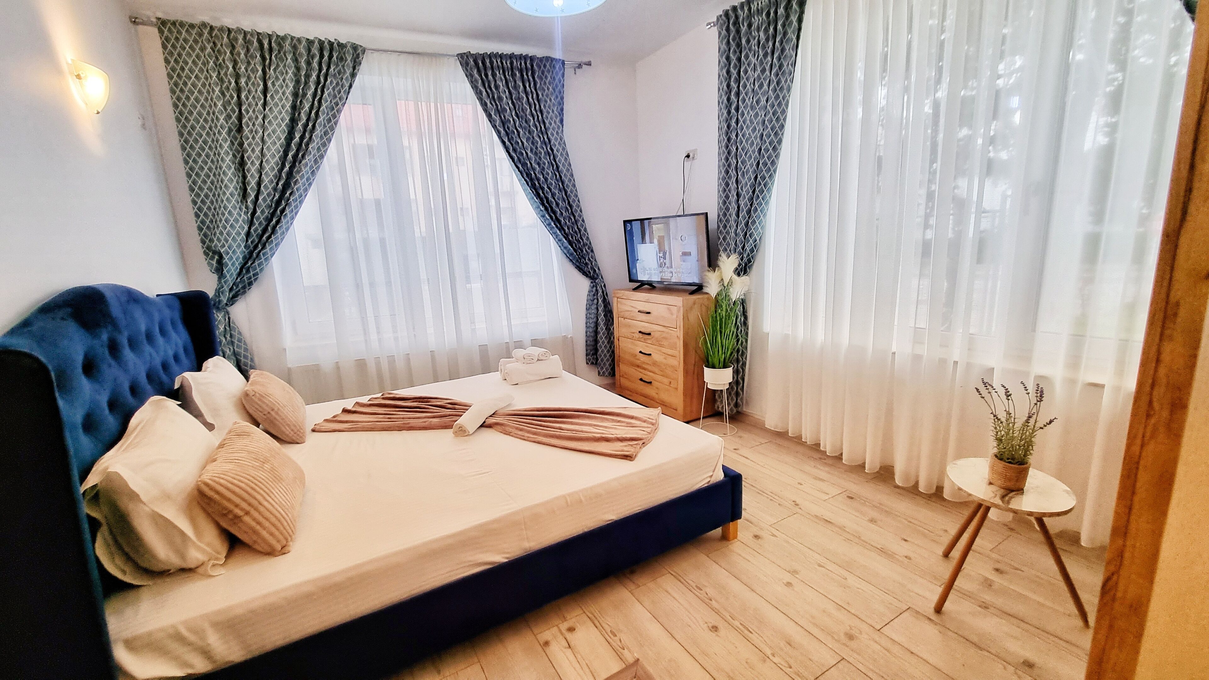 2 chambres, fer et planche à repasser, Wi-Fi, draps fournis