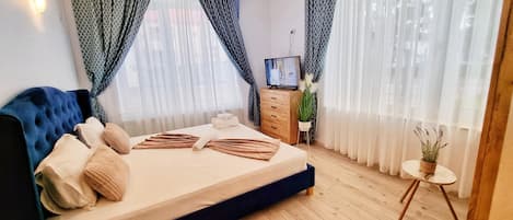 2 chambres, fer et planche à repasser, Wi-Fi, draps fournis