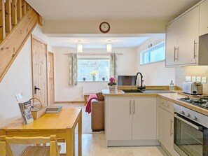 Fridge, microwave, oven, coffee/tea maker - Dandydills -  an annexe that sleeps 2 guests  in 1 bedroom (Colworth)