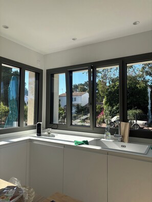 Interior - Comfortable, contemporary new villa just 10 minutes' walk from the beach. (Pornic)