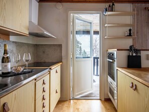 Fridge, microwave, oven, dishwasher - Solgläntan by Interhome (Lofsdalen)