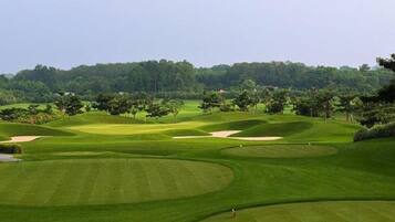 Twin Room, Balcony, City View | Golf