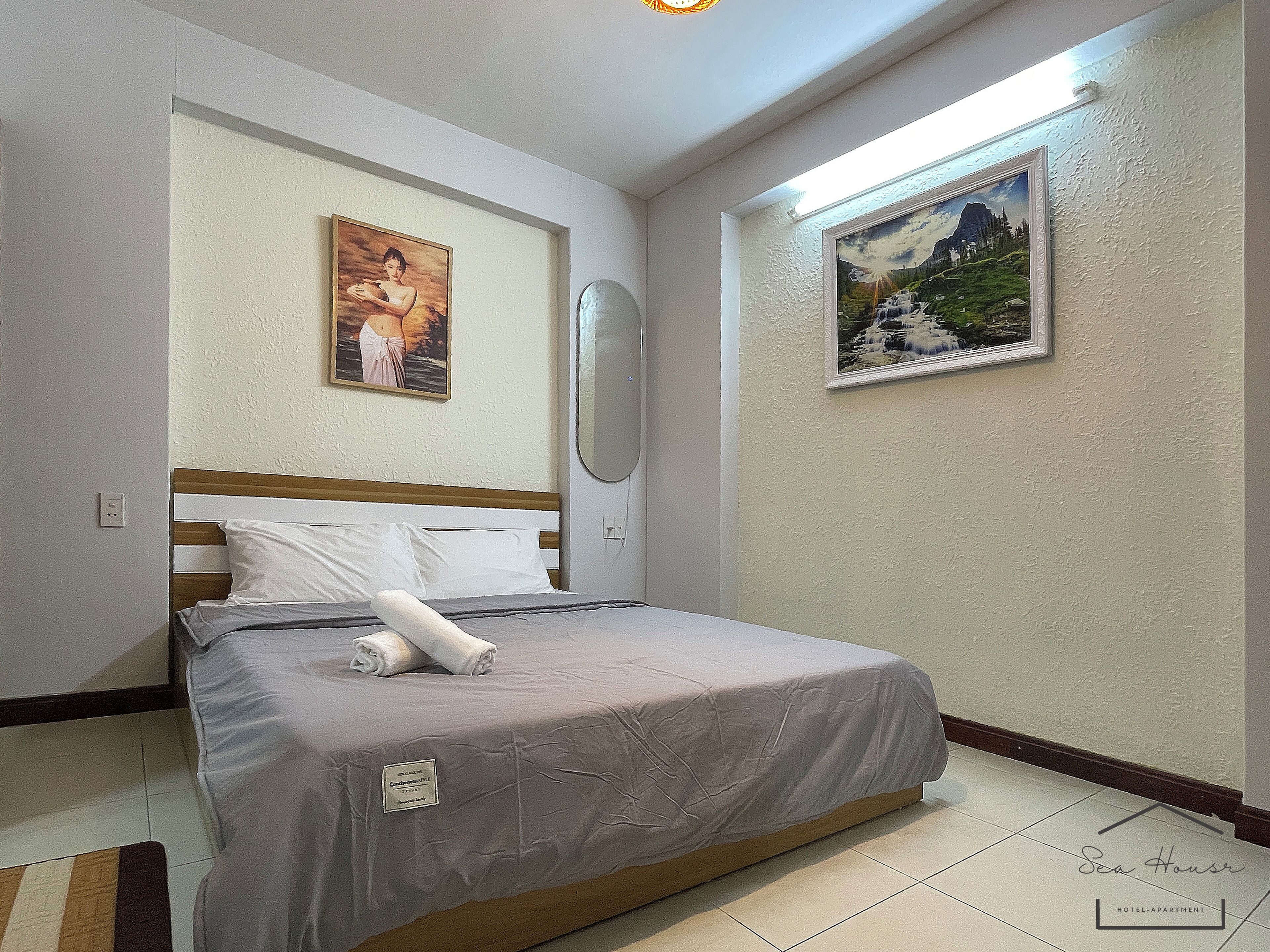 Bureau, espace de travail pour ordinateur portable, Wi-Fi gratuit