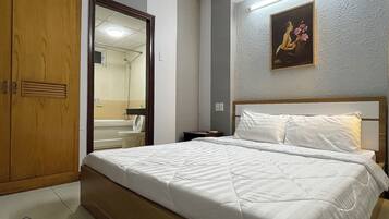 Kahden hengen perushuone | TyöpöytÀ, kannettavalle tietokoneelle sopiva työtila, ilmainen Wi-Fi