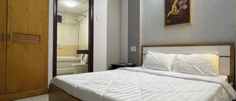 Chambre de base double | Bureau, espace de travail pour ordinateurs portables