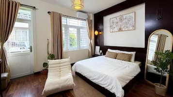 Deluxe Double Room, City View | Hypo-allergenic bedding, memory-foam beds, laptop workspace