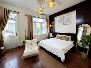 Deluxe Double Room, City View | Hypo-allergenic bedding, memory foam beds, laptop workspace - Sea House Hotel Apartment (Vũng Tàu)