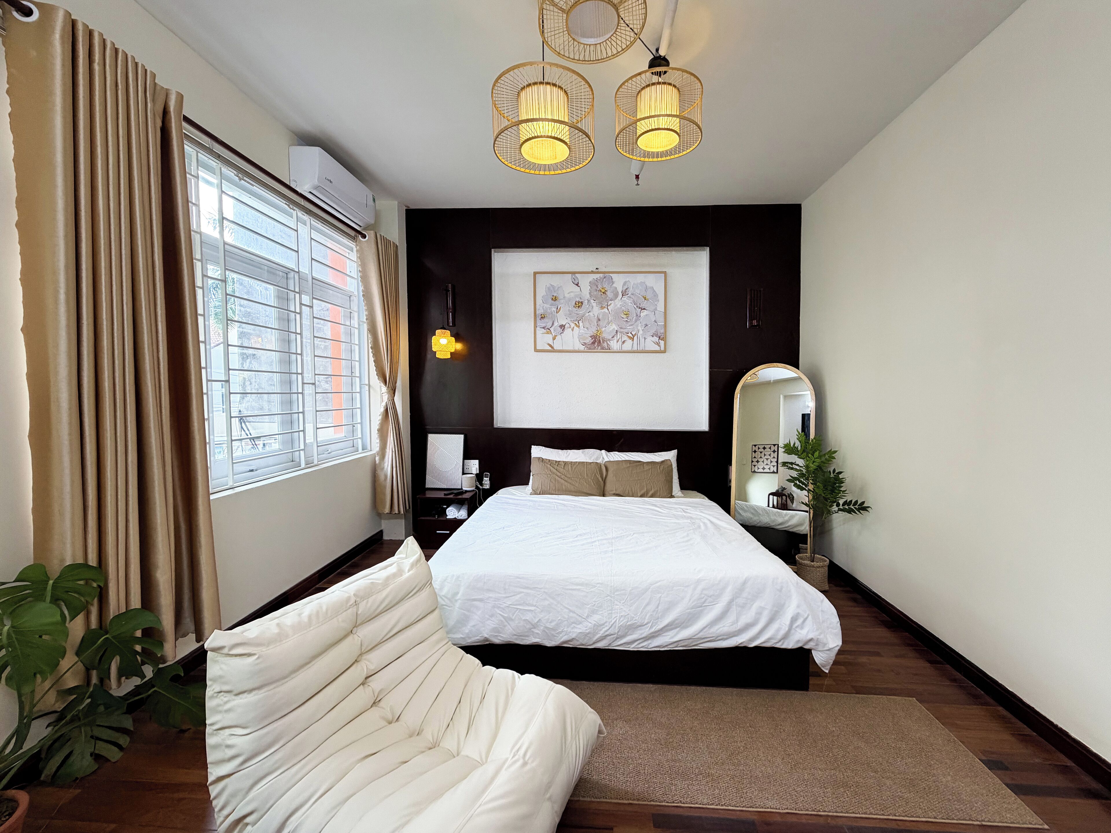 Quarto casal luxo, vista para a cidade | Escrivaninha, espaço de trabalho para notebook, Wi-Fi de cortesia