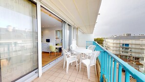 Outdoor dining - Le Studio Baulois Comfort and proximity to the beach in La Baule (La Baule-Escoublac)