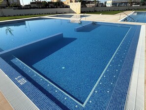 Pool - Casa Sol y Sombra is located at the stylish Eden Beach residence in Torrevieja. (Torrevieja)