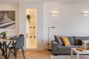 TV - Trendy apartment close to the coast (Oostende)