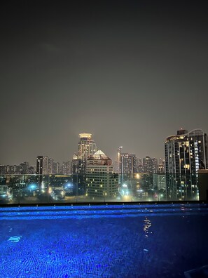 Luokittelematon kuva, 2 kautta 25, painike