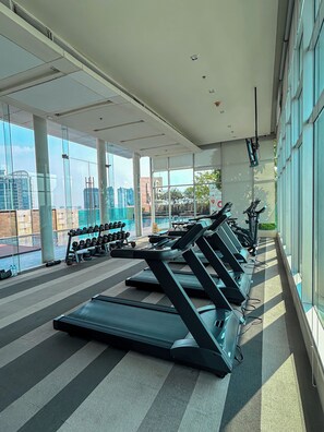 Fitness facility - Luxury Apt near bts on nut. Swimming pool and gym (Krung Thep Maha Nakhon)