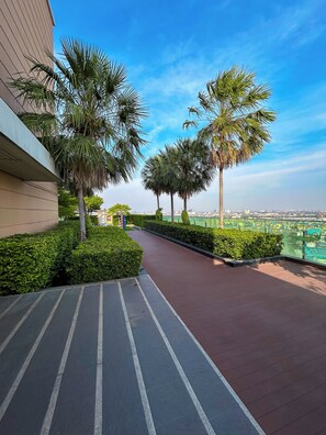 Luokittelematon kuva, 3 kautta 25, painike