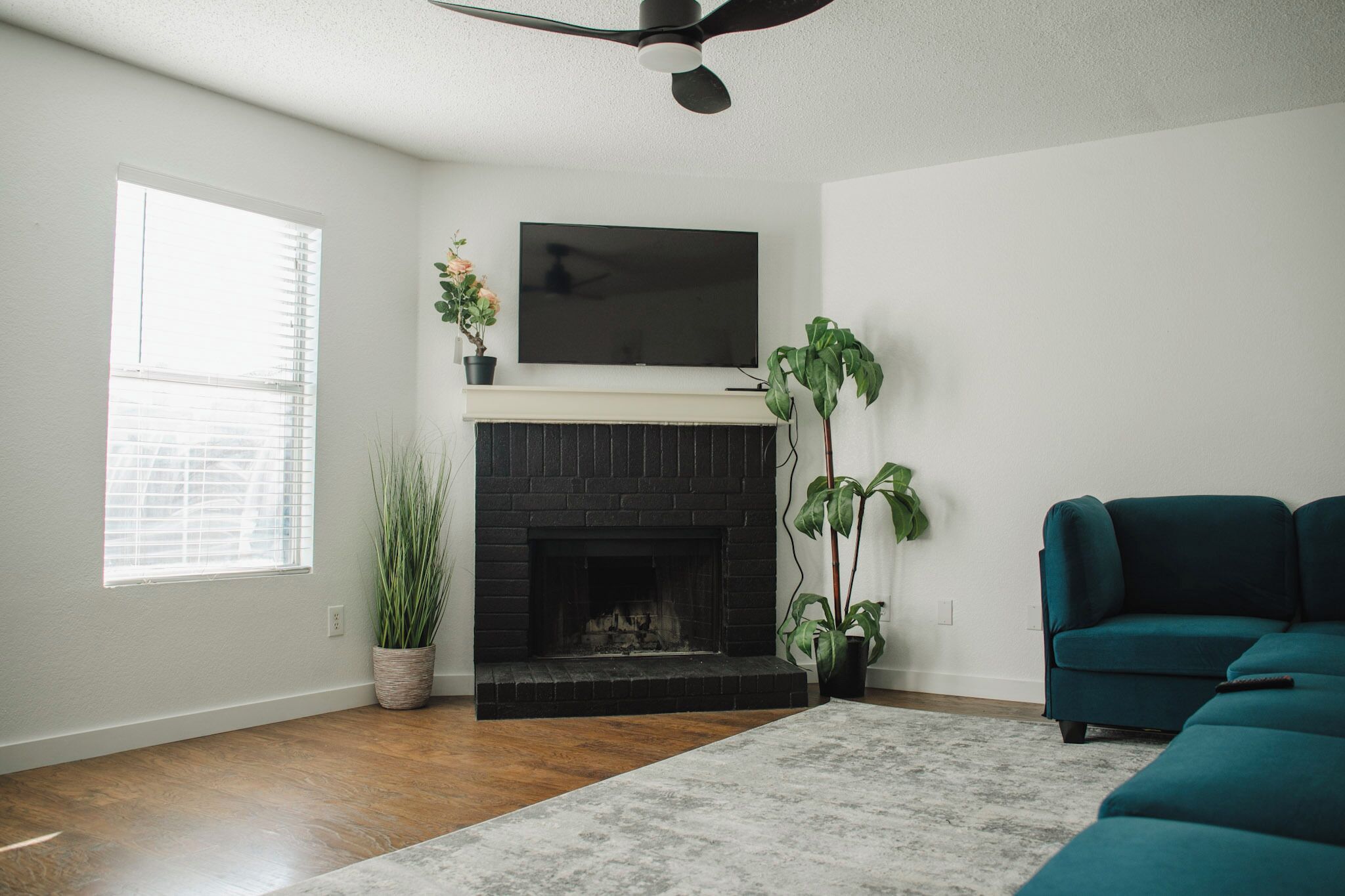 Télévision, cheminée