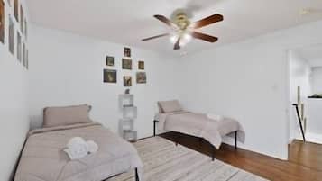 3 habitaciones, tabla de planchar con plancha, wifi y ropa de cama