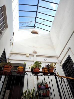 Unclassified image, 2 of 17, button