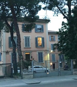 Exterior - 10 minutes from Old Town | Loft in Historic Building | all comforts | privacy (Bologna)