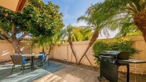 Outdoor dining - Walk 2 Beach, Close To Village, Great Reviews! (San Diego)