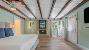 Room - Perfect for Families W/ Pool,Walk 2 Beach,Firepit! (San Diego)