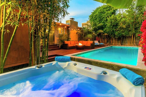 Perfect for Families W/ Pool,Walk 2 Beach,Firepit!