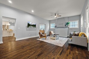 Luokittelematon kuva, 3 kautta 27, painike