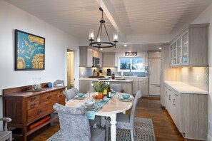 Dining - 20% Off 30+ Stay! Perfect Location, Walk To Shops (San Clemente)