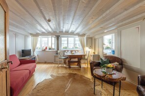 Luokittelematon kuva, 5 kautta 9, painike