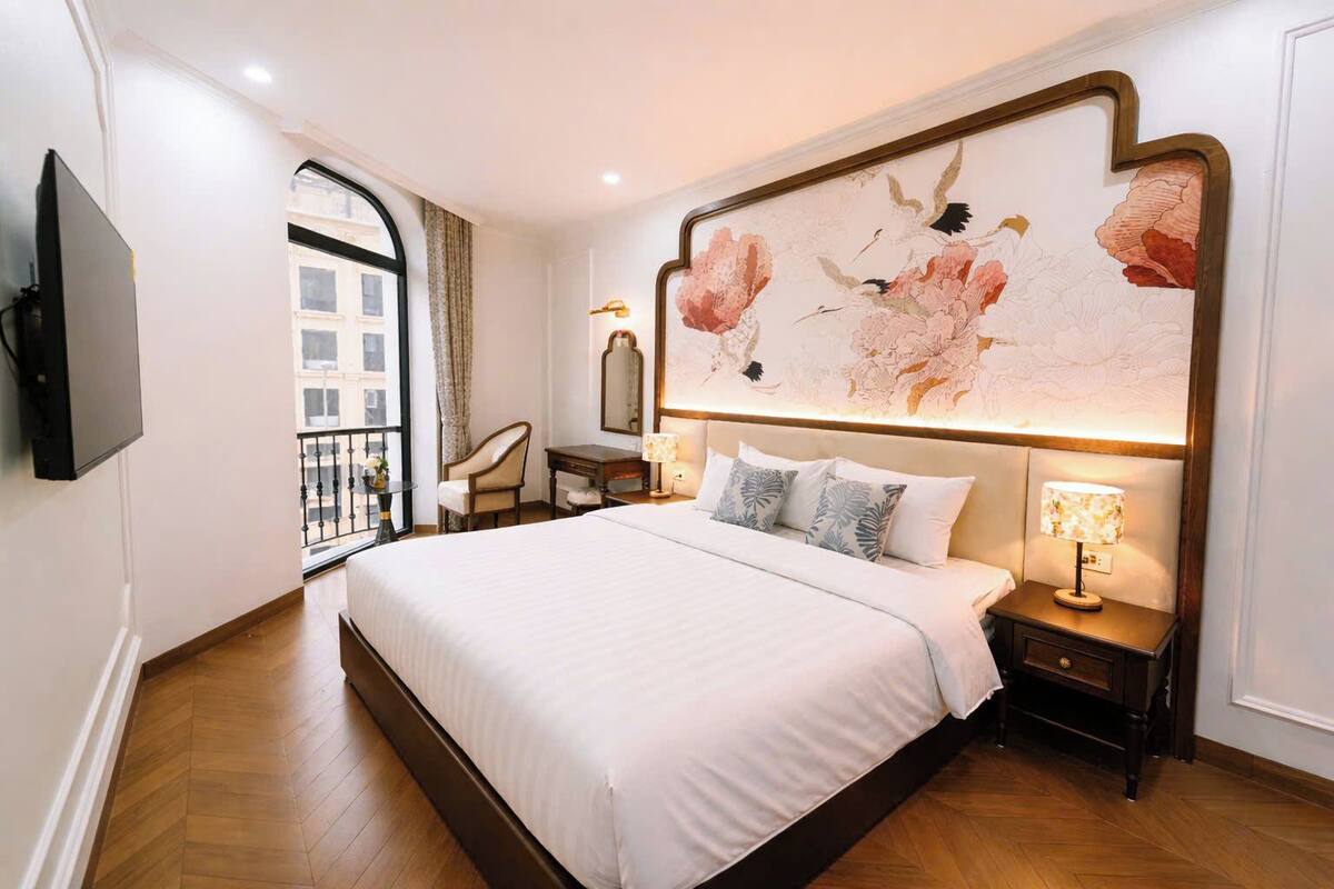 Luxury Double Room, Balcony, City View | Desk, free WiFi