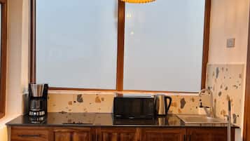 Estudio de lujo, balcón, vistas a la ciudad