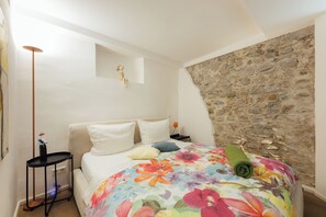 Luokittelematon kuva, 2 kautta 9, painike