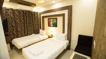 Habitació doble superior, vistes a la ciutat | Escriptori, planxa i posts de planxar i wifi gratuïta